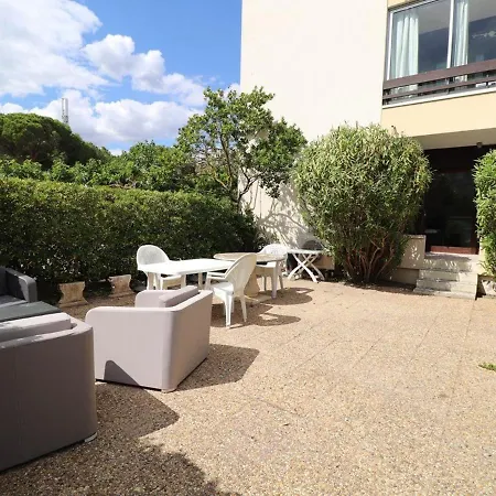 Apartment 3 Pieces Climatise Avec Terrasse, Parking Prive, A 100m De La Plage, 7 Couchages - Fr-1-307-148 Le Grau-du-Roi