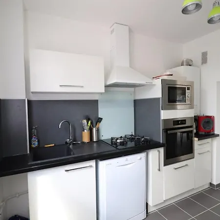 Apartment 3 Pieces Climatise Avec Terrasse, Parking Prive, A 100m De La Plage, 7 Couchages - Fr-1-307-148 Le Grau-du-Roi