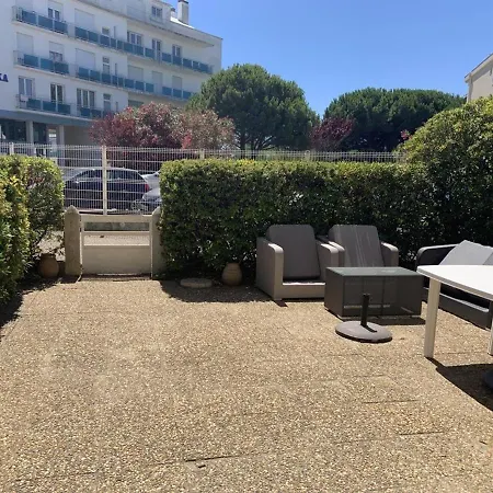 3 Pieces Climatise Avec Terrasse, Parking Prive, A 100m De La Plage, 7 Couchages - Fr-1-307-148 Apartment Le Grau-du-Roi