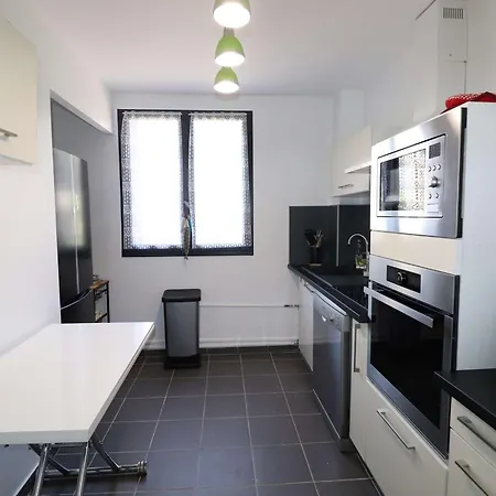 Lägenhet 3 Pieces Climatise Avec Terrasse, Parking Prive, A 100m De La Plage, 7 Couchages - Fr-1-307-148 Le Grau-du-Roi